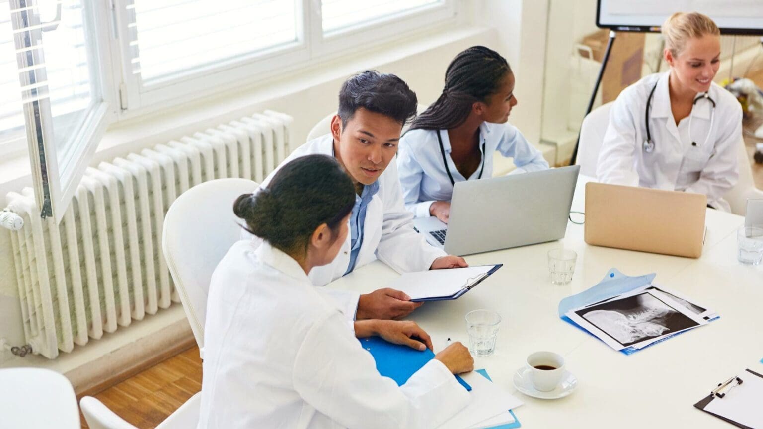 Medical Assistant Certificate & Associate Degree Program Near Rolling ...